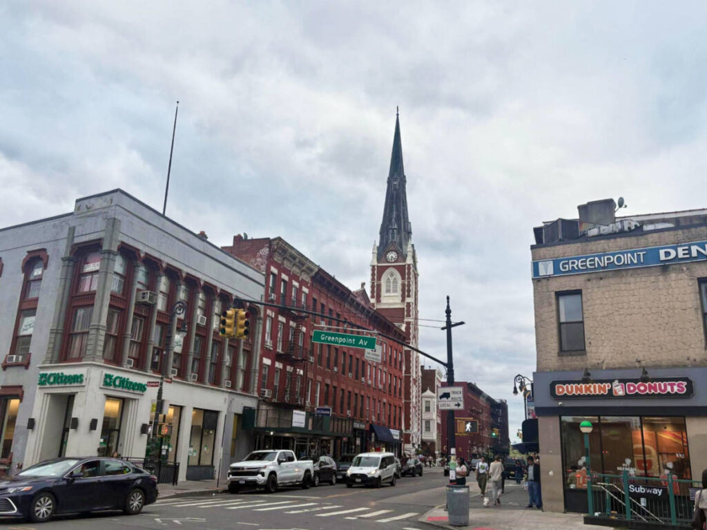 View of the buildings in Greenpoint Ave intersection