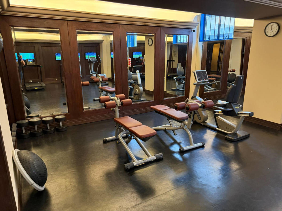 View of the equipment inside the gym of Palacio del Inka