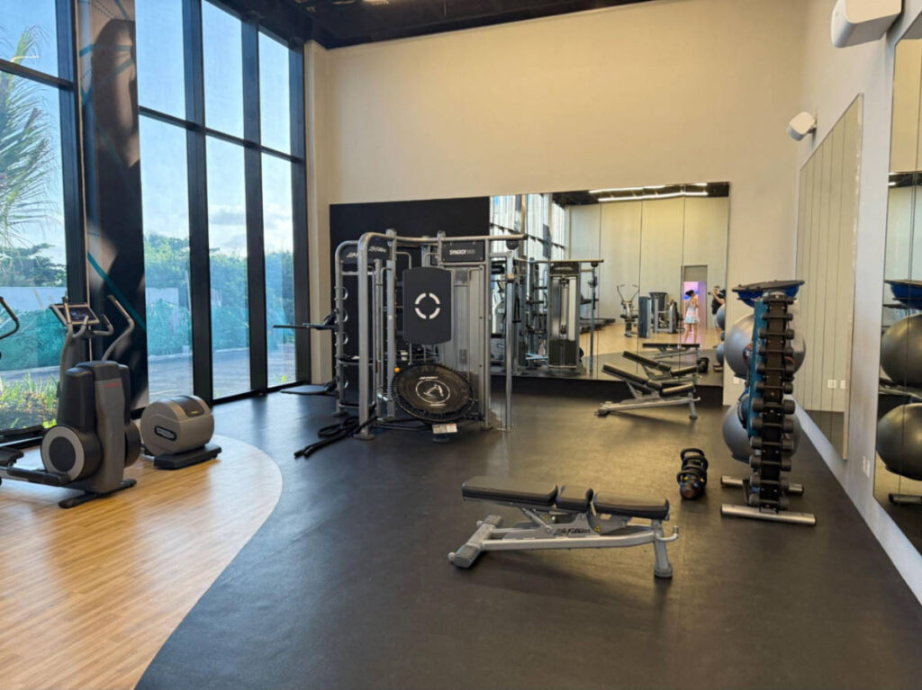 View of the gym equipment in Marriott Cancun