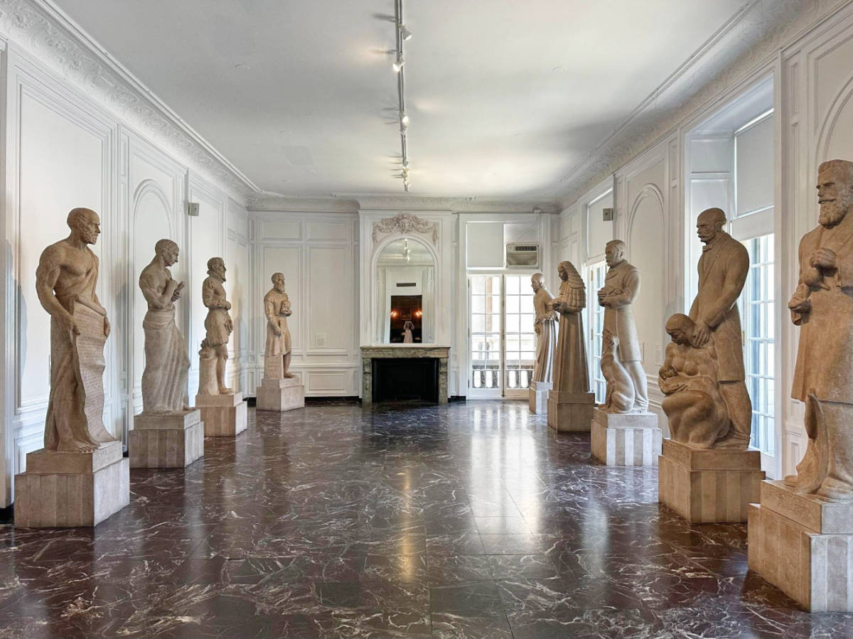 Hall of Immortals inside the International Museum of Surgical Science