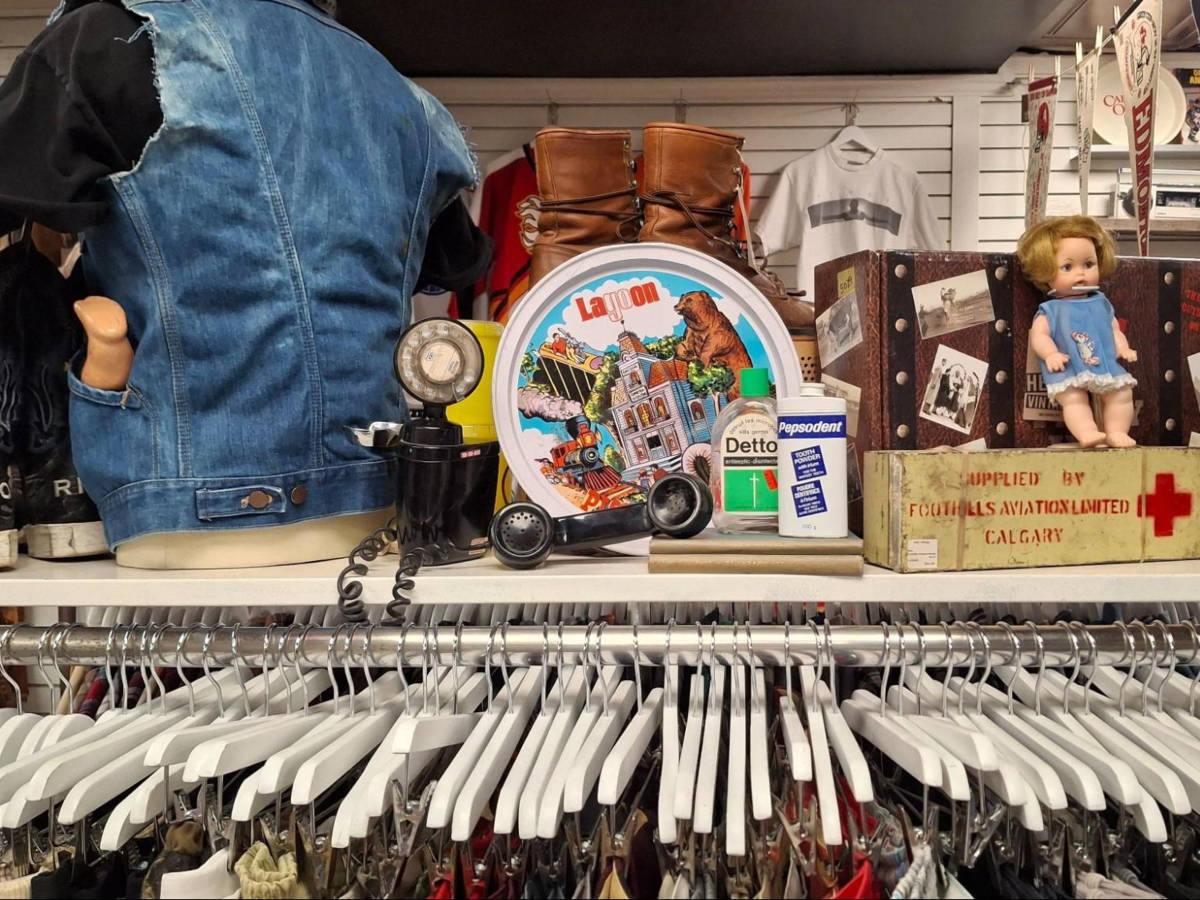 The display of the old vintage pieces at Hello Vintage