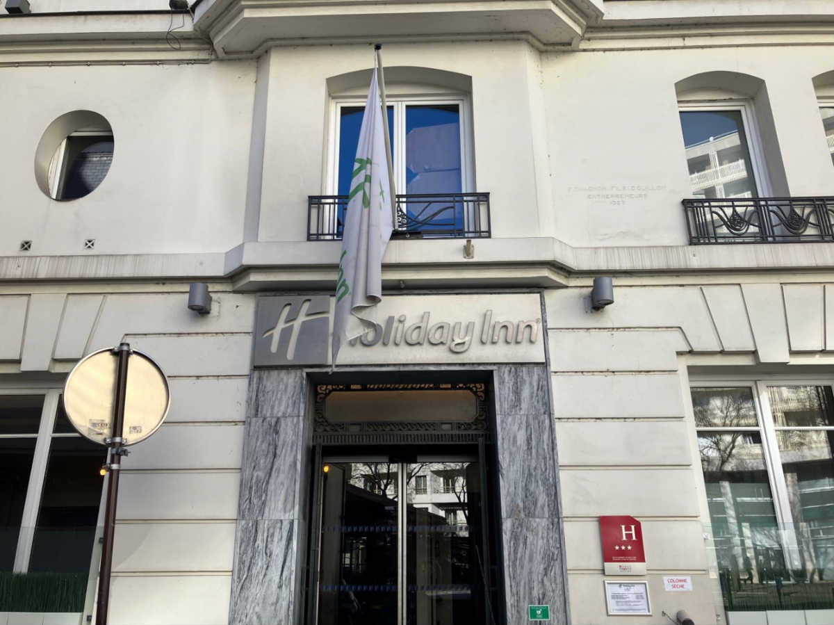 Exterior and entrance view of Holiday Inn – Paris Auteuil