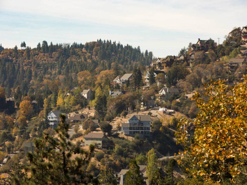 View of the homes on the hillside in Lake Arrowhead