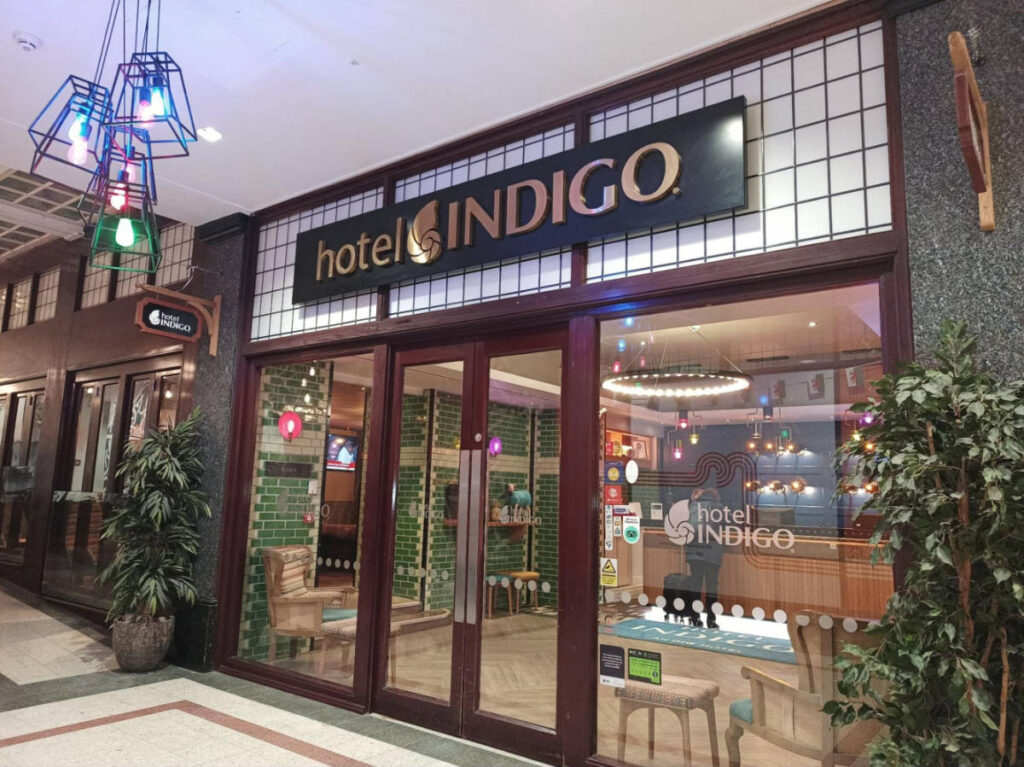 View of the entrance to the reception in Hotel Indigo