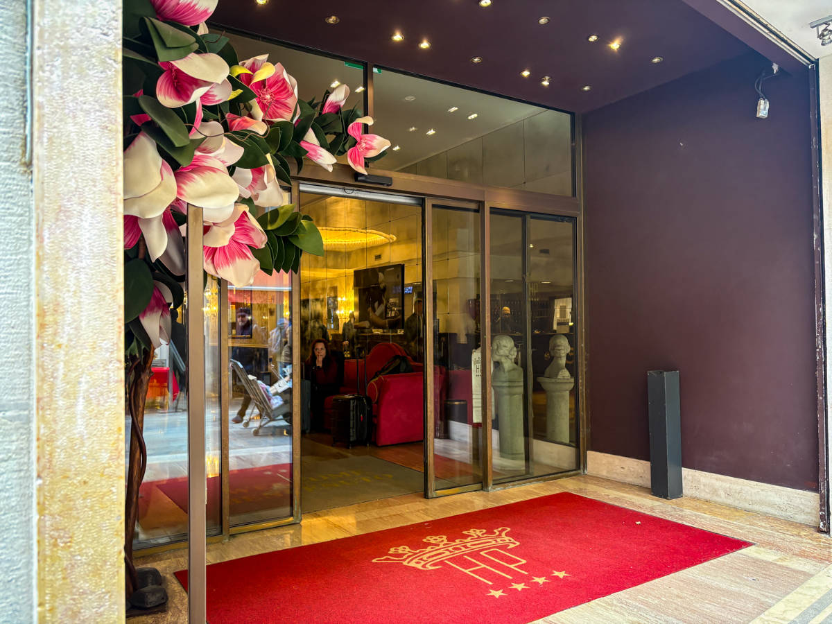 View of the entrance to Hotel Principe