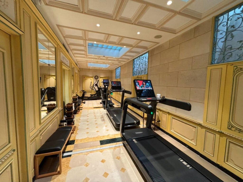 View of the equipment at Hotel Regina Louvre Gym