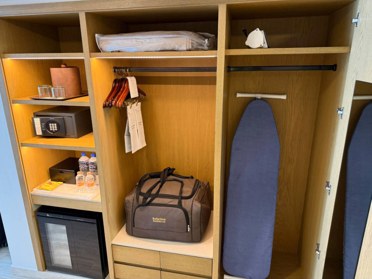 The storage space inside the room in Marriott Cancun