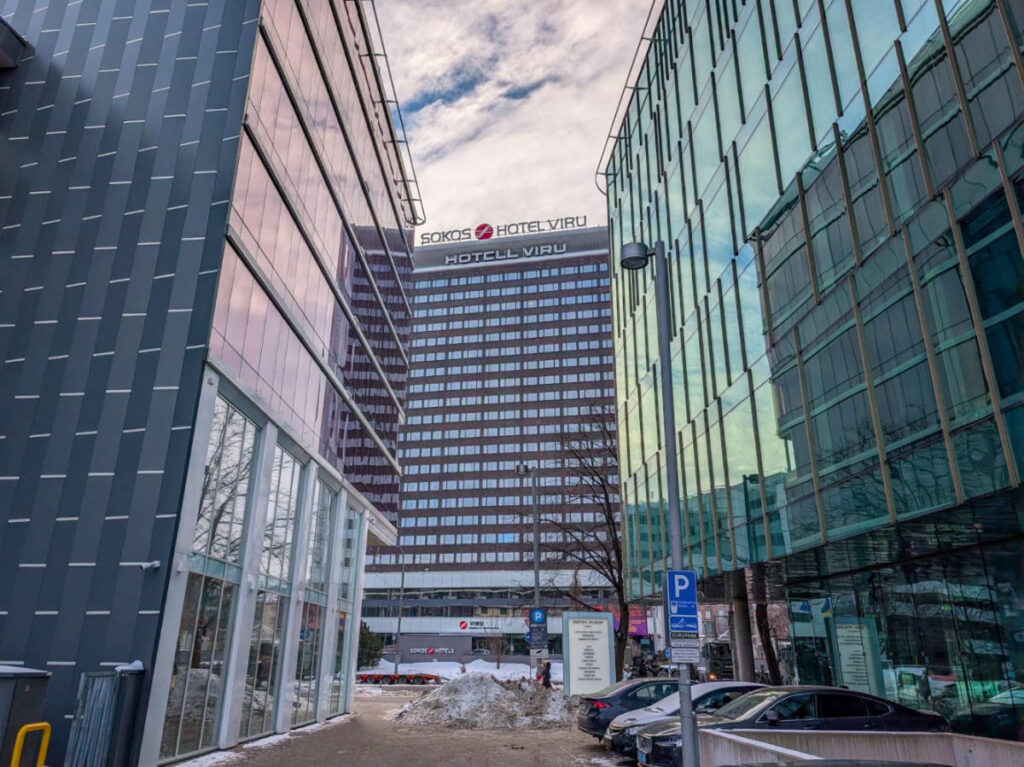 View of the exterior of Hotel Viru