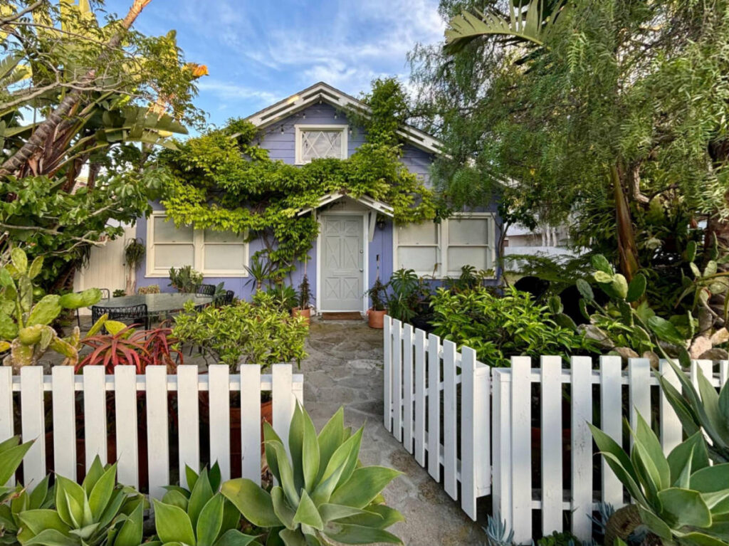 A quaint house in a neighborhood in Venice