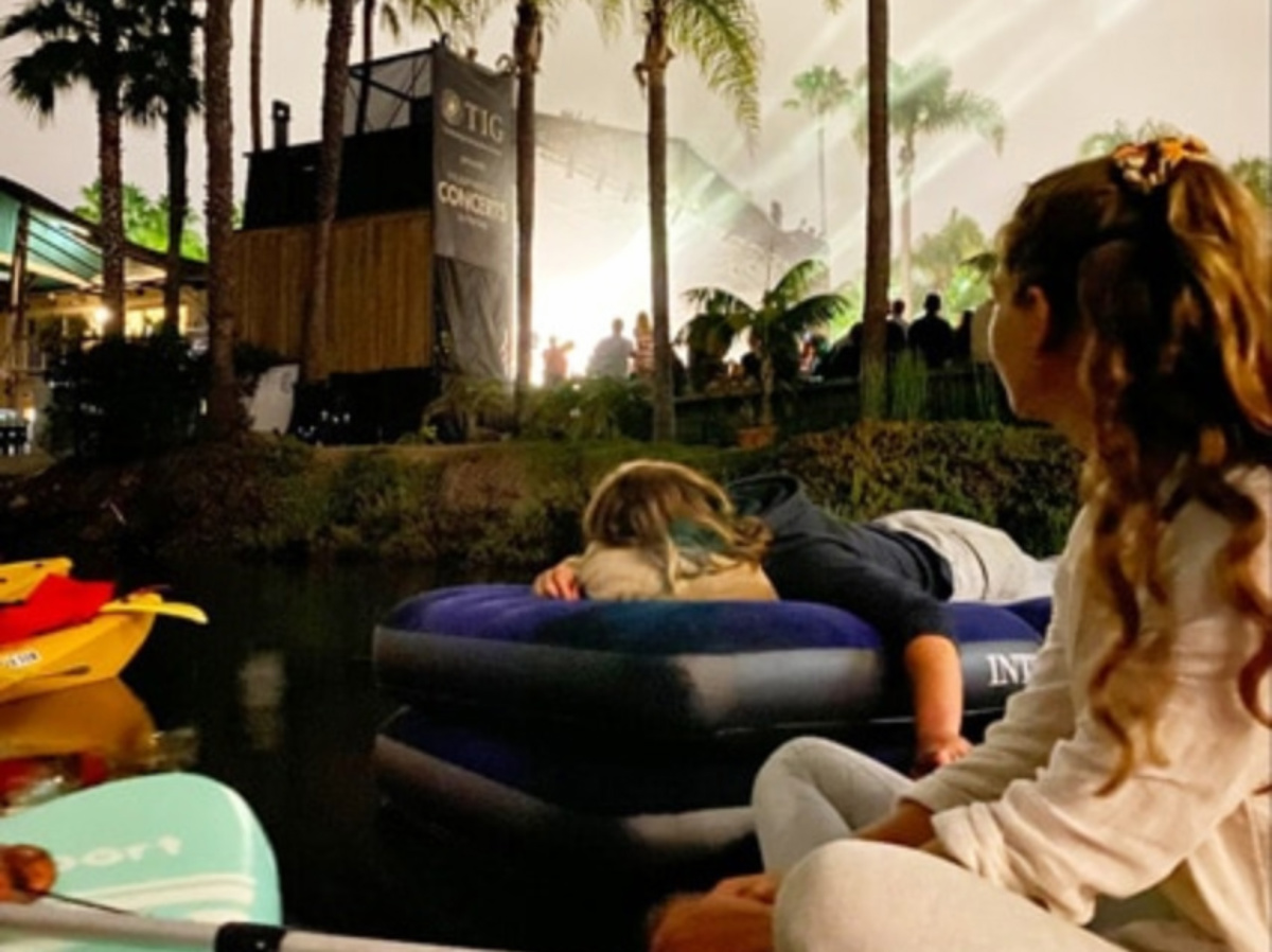 View of people enjoying a concert in Humphrey’s By The Bay