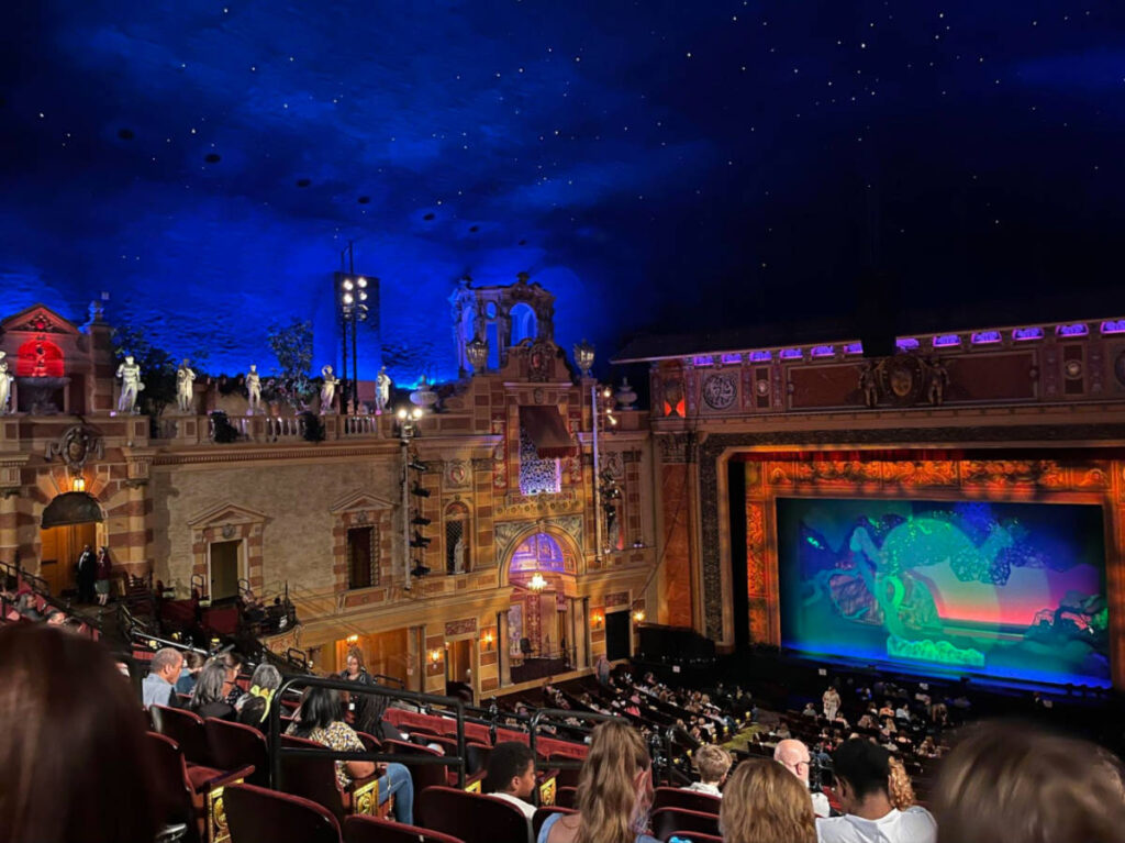 People watching Shrek the Musical at Saenger theater