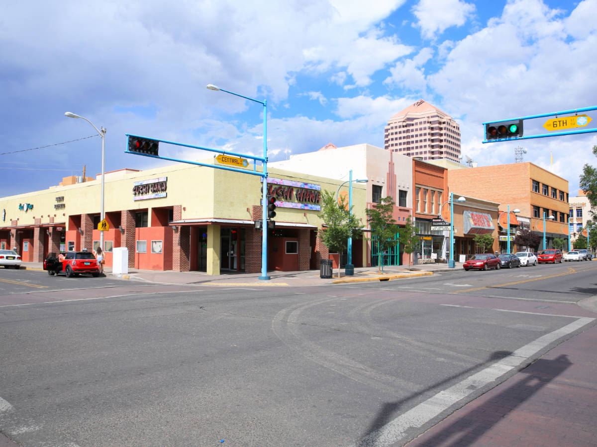 Stoplights on an intersection in Downtown Albuquerque