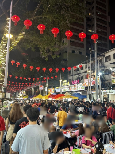 The crowd at the Jalan Alor at night