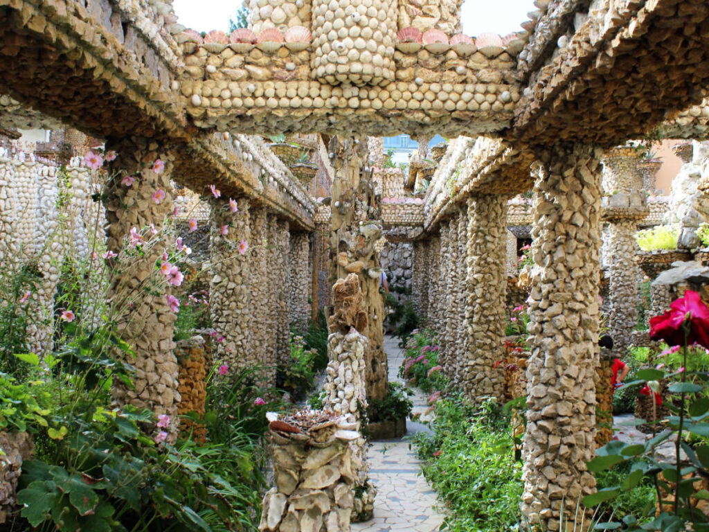 View from the Jardin Rosa Mir