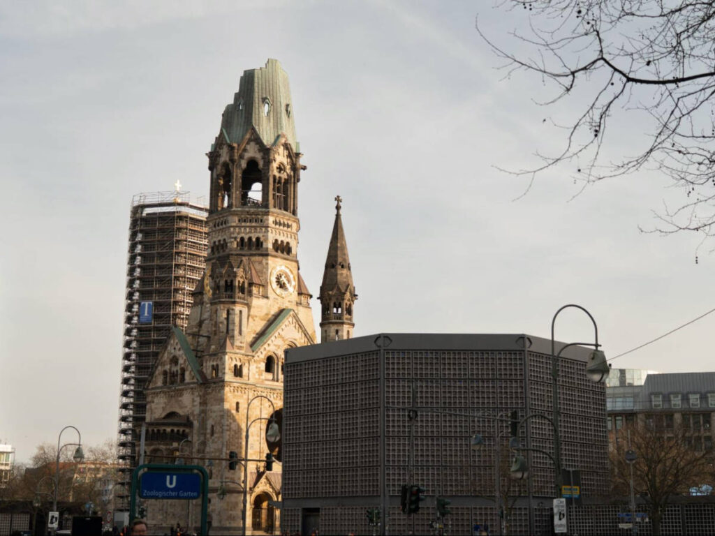 The broken tower of the Kaiser-Wilhelm-Gedächtniskirche