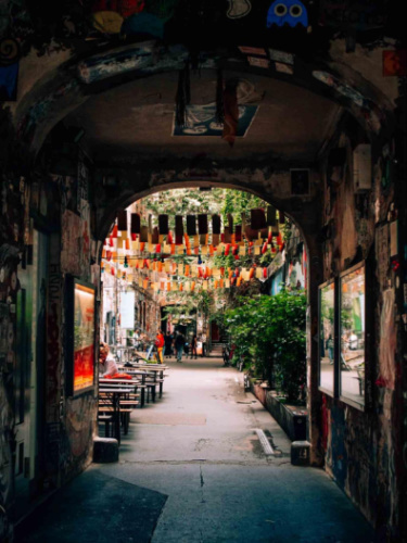 View of the courtyard from the archway in Kino Central