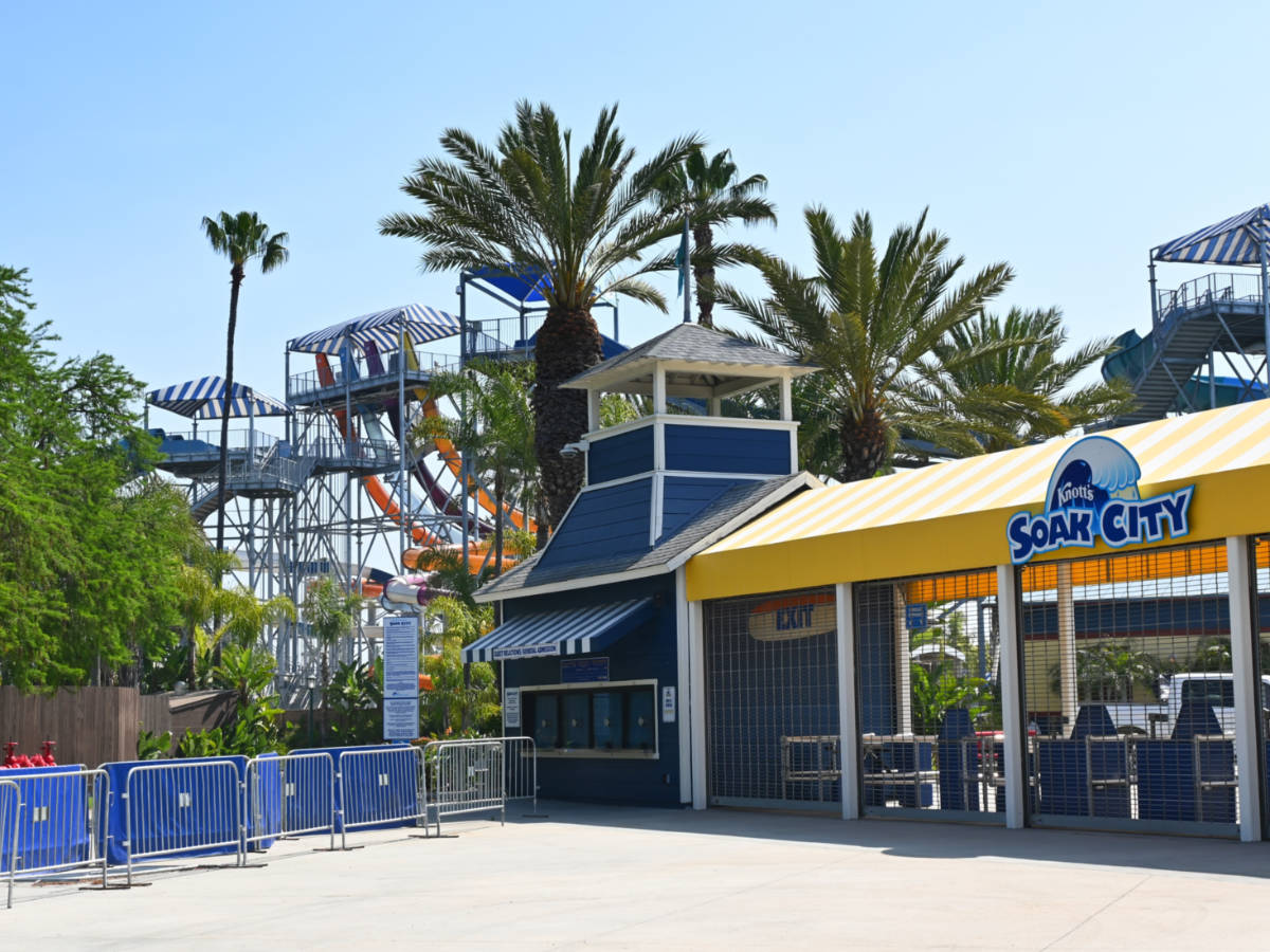 Entrance view of Knott’s Soak City