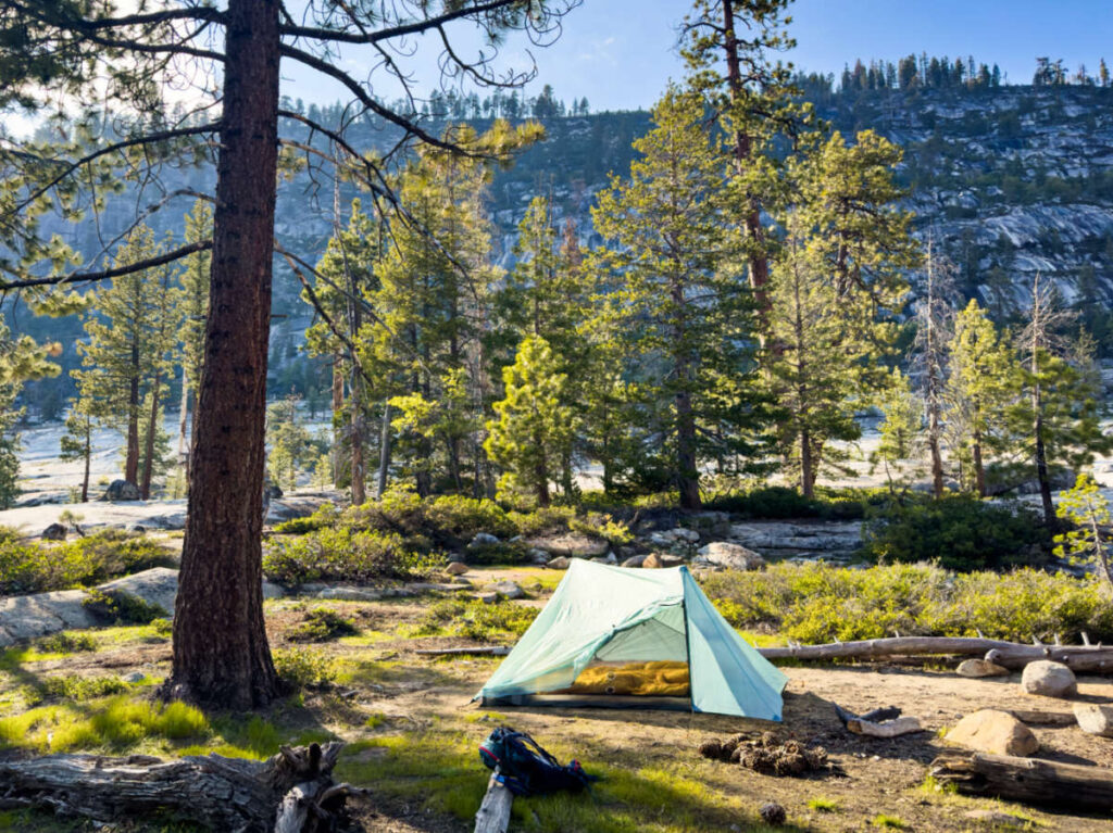 A camping tent on the campground near Lake Vernon