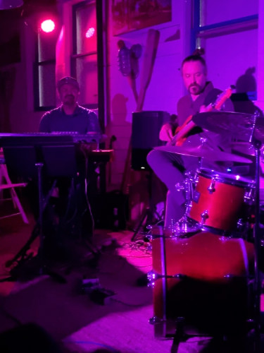 A band performing at the Lakehouse Jazz