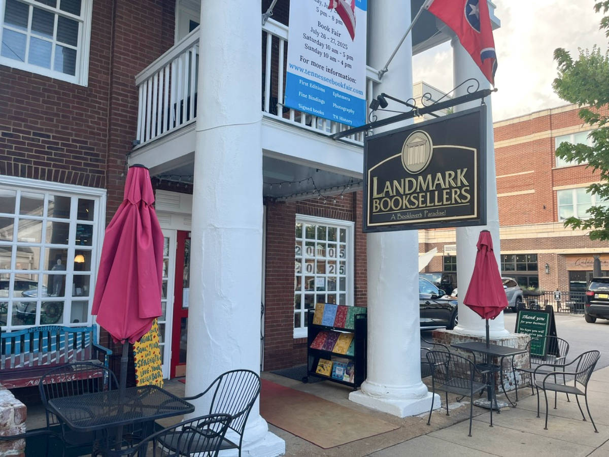 The signage of Landmark Booksellers at the entrance