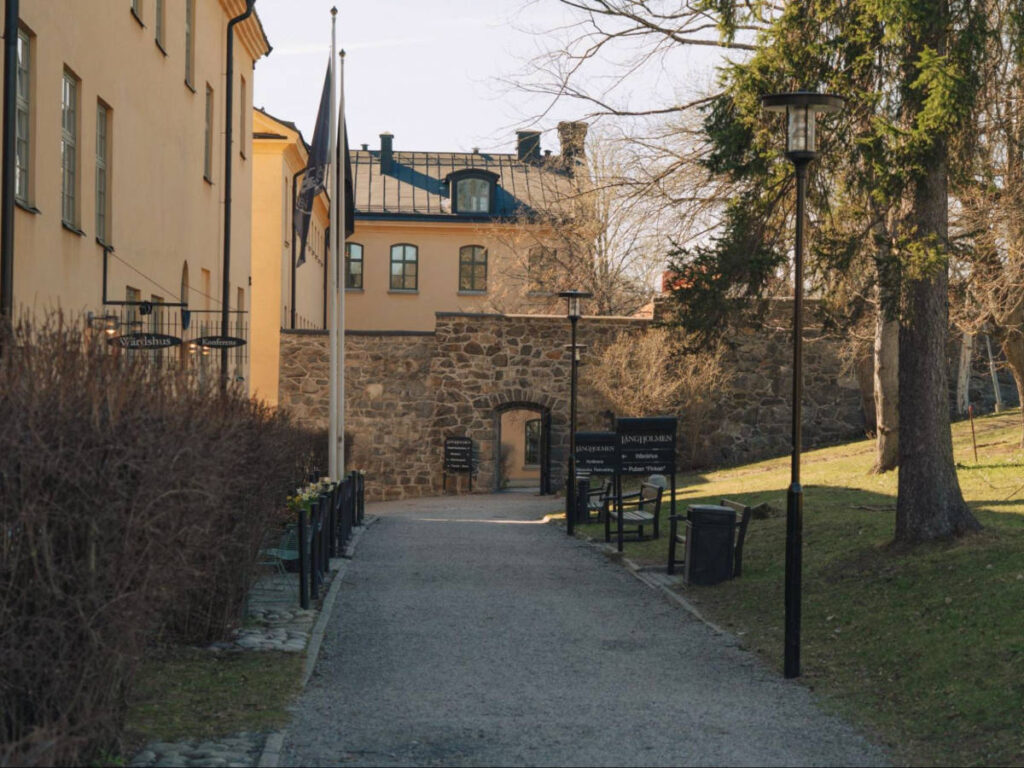 View of the wall surrounding the courtyard of Långholmsparken
