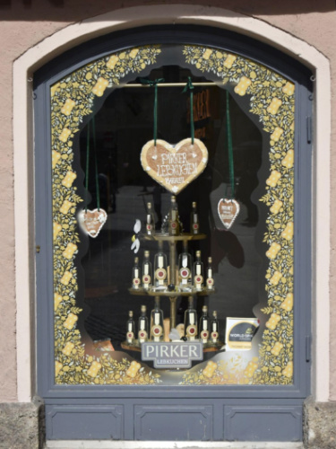 The storefront of Lebkuchen