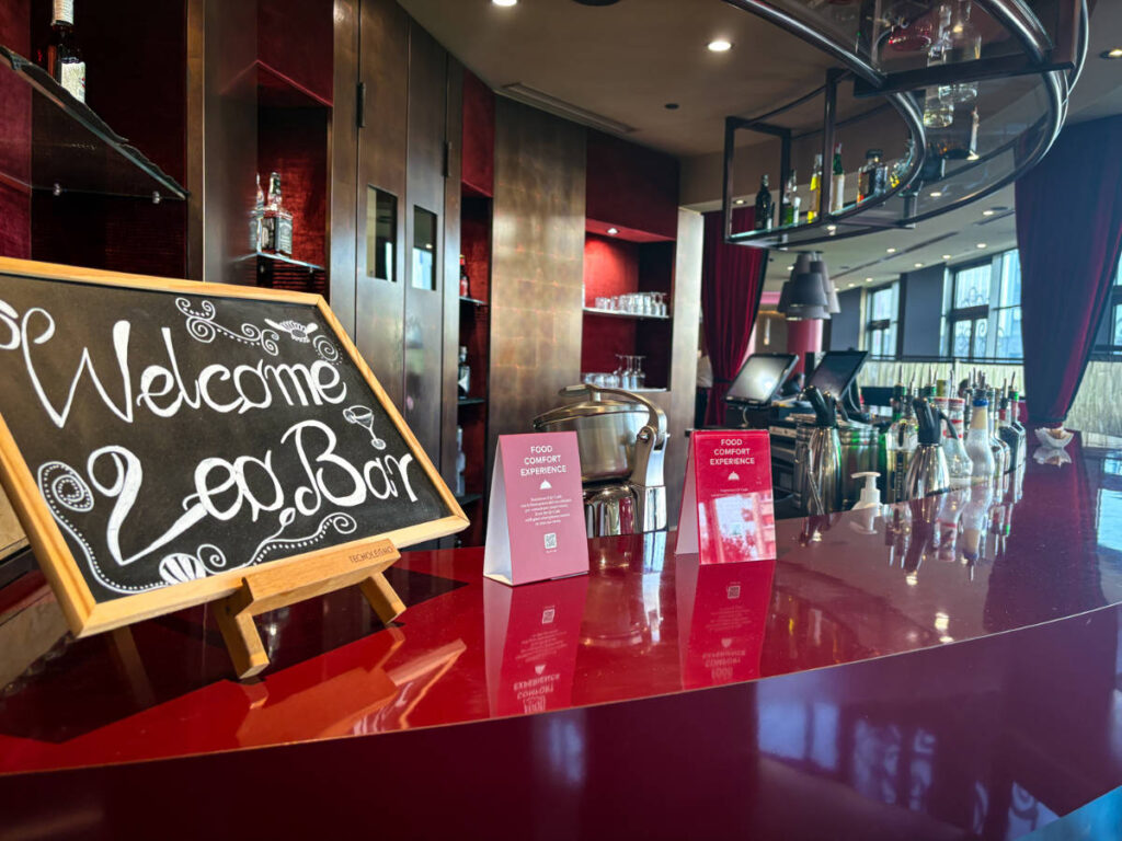 View at the bar counter in Leo Bar