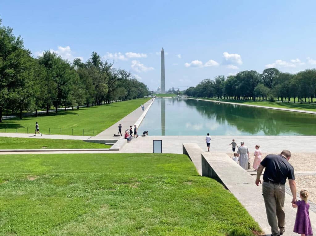 The Washington Monument from afar, view from Lincoln Memorial