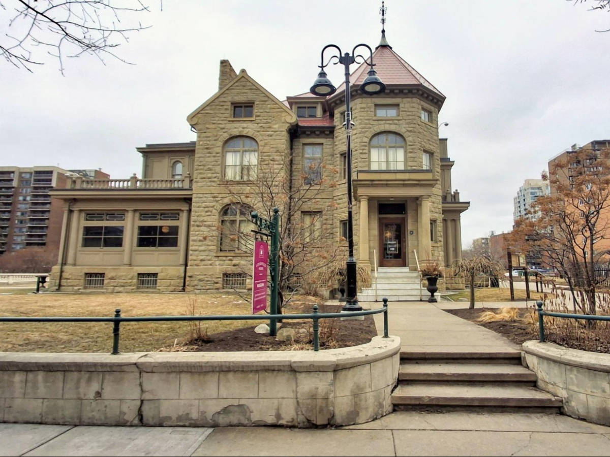 The building of the Lougheed House mansion