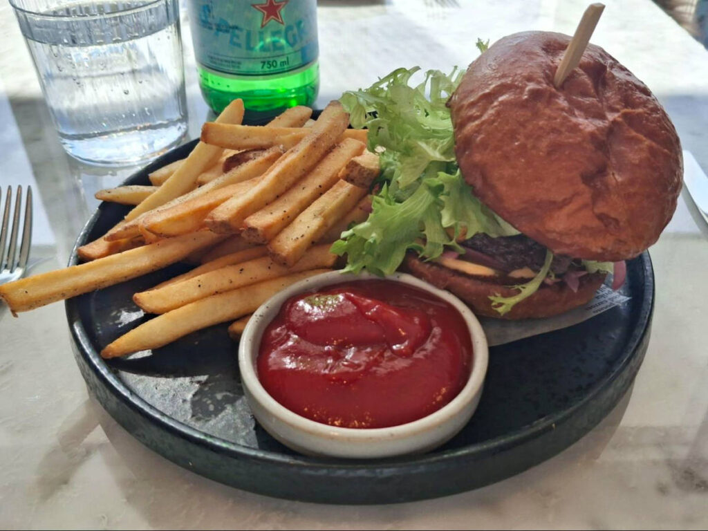 Burger and fries lunch at the Wilde on 27