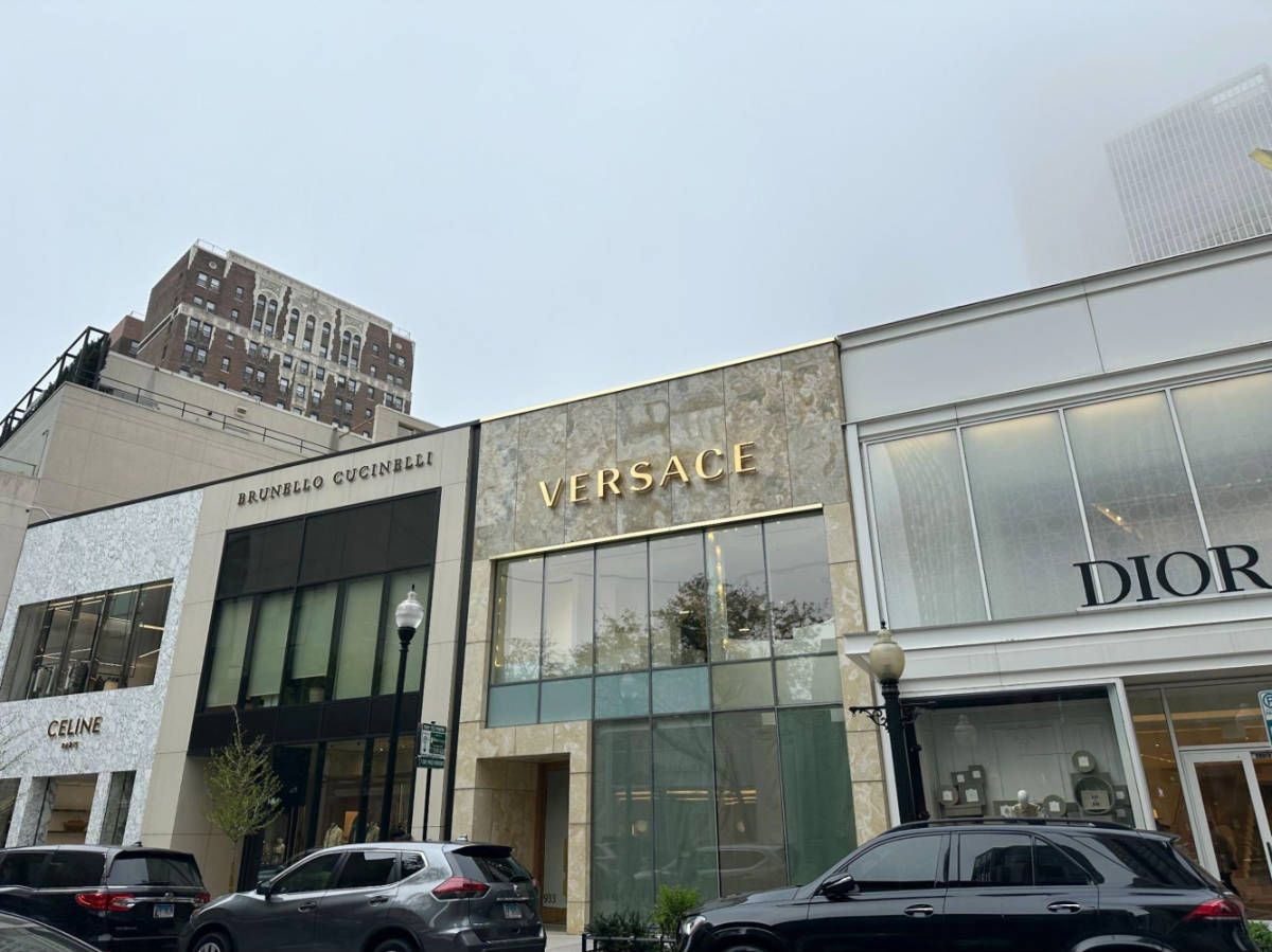 The luxury shops lined in Gold Coast