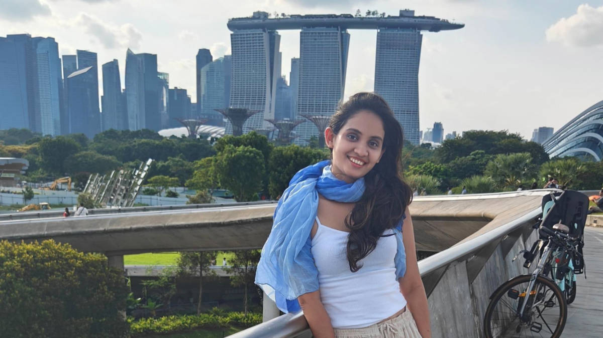 The author, Advaita smiling for a photo in Marina Barrage