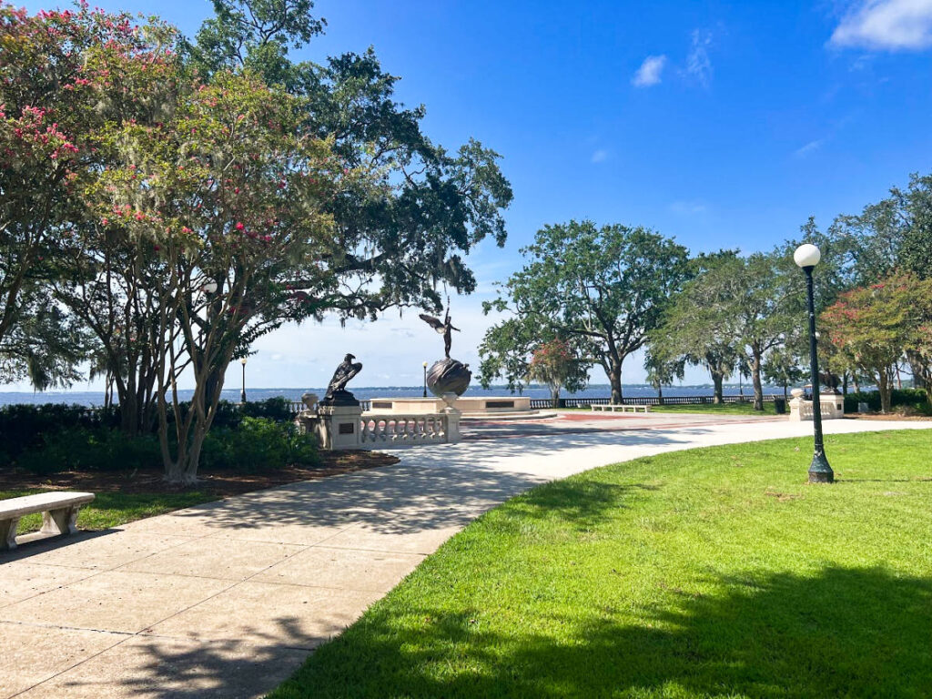 View of the statue and the greenery at the Memorial Park in summer