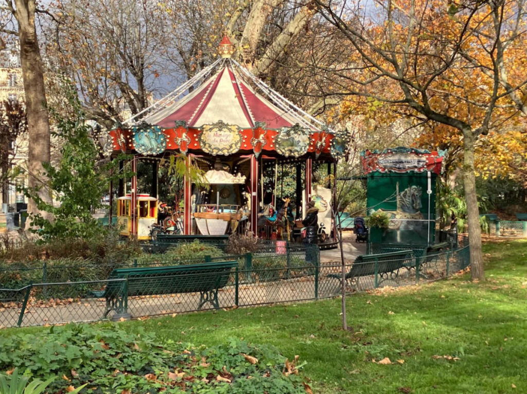 The merry-go-round in the Parc Monceau