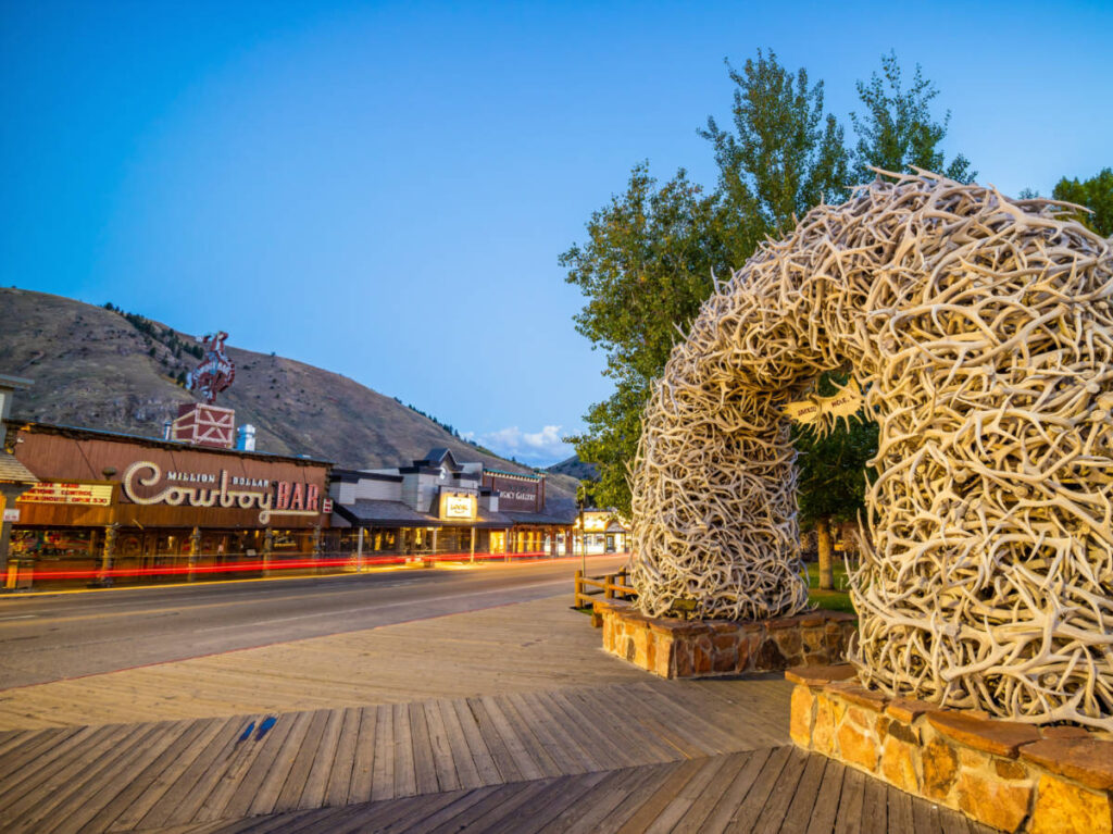 View of the Million Dollar Cowboy Bar from a distance