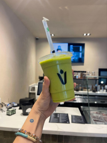 Closeup look of the mojito smoothie from Vita Place