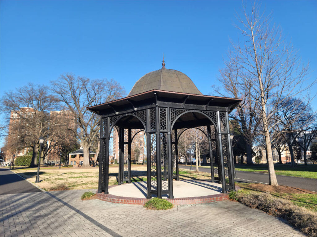 Clear blue sky over the Monroe Park during a sunny day