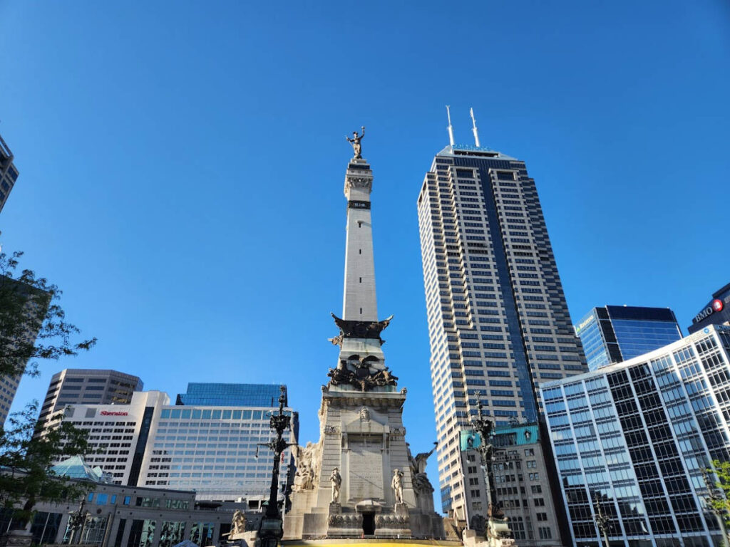 View of The Soldiers and Sailors Monument in the middle of Monument Circle