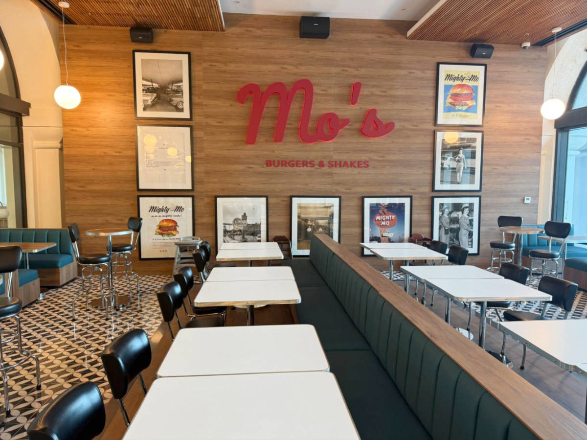 View of the American retro diner “Mo’s”
