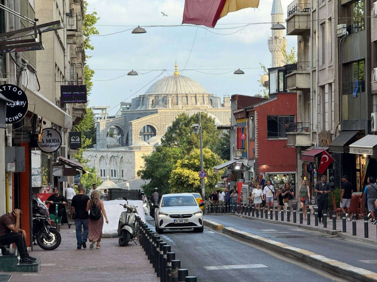 View of the mosque from the streets in Beyoğlu
