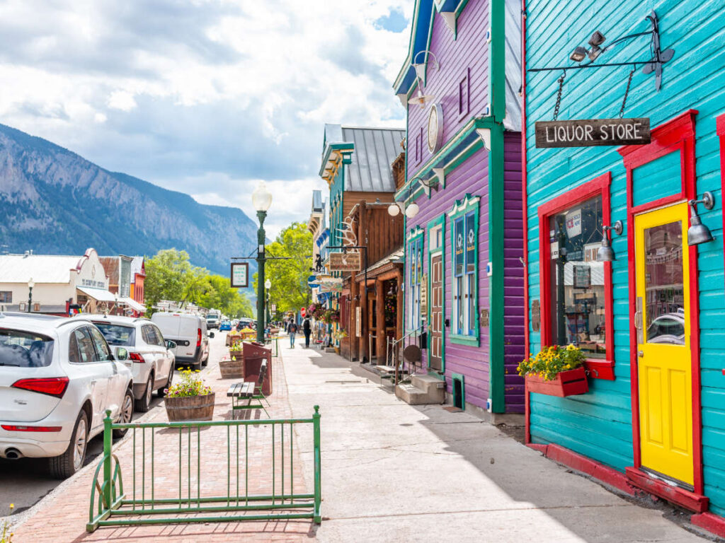 Colorful structure of Mountain Spirits Liquors