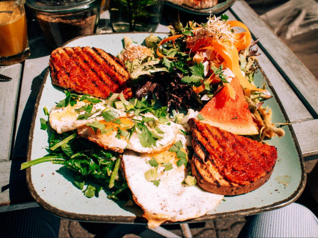 Closeup look of the healthy platter from Napoljonska