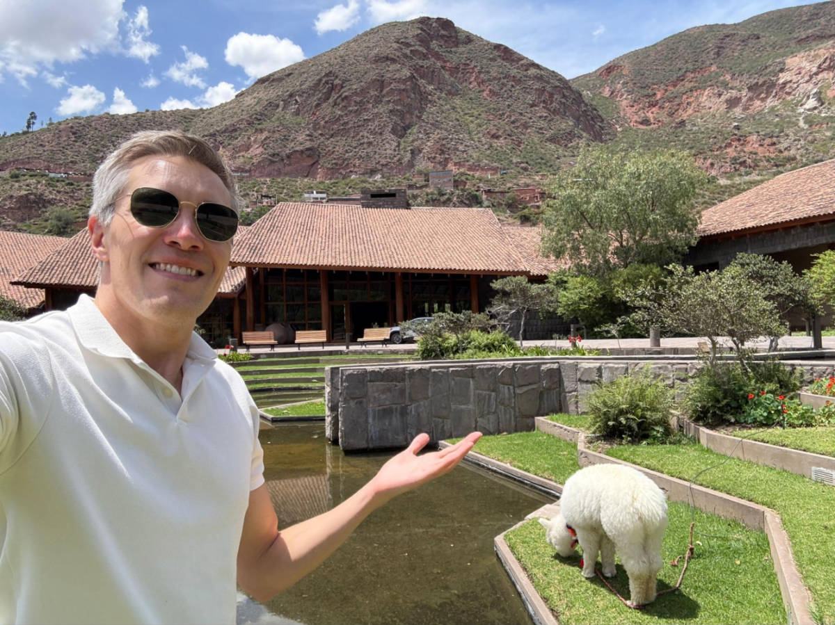 The author Nate Hake, showing the landscape and the hills around the Tambo del Inka