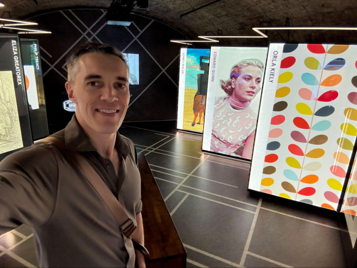 Travel Lemming founder Nate taking a selfie at an exhibit at The Irish Emigration Museum