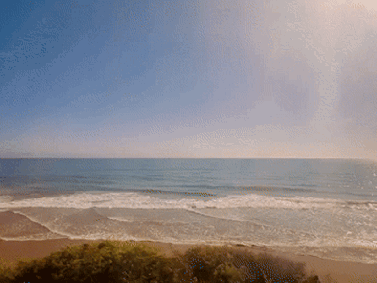 View of oceans while on the Pacific Surfliner train