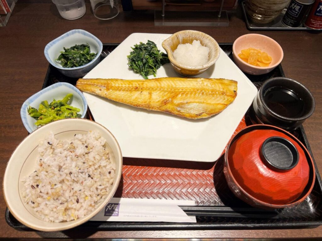 Grilled fish teishoku set served at Ootoya
