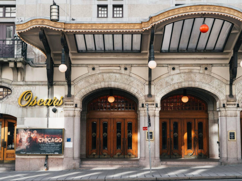 The exterior and entrance view of Oscars Theatre