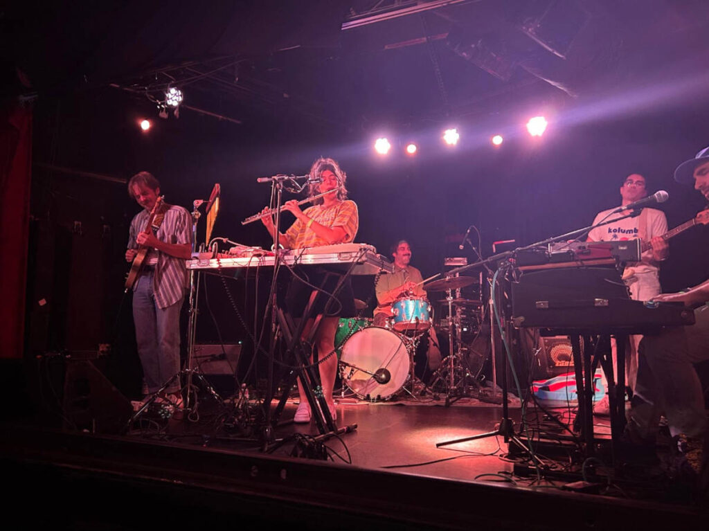 The Pearl & The Oysters performing at Chop Suey