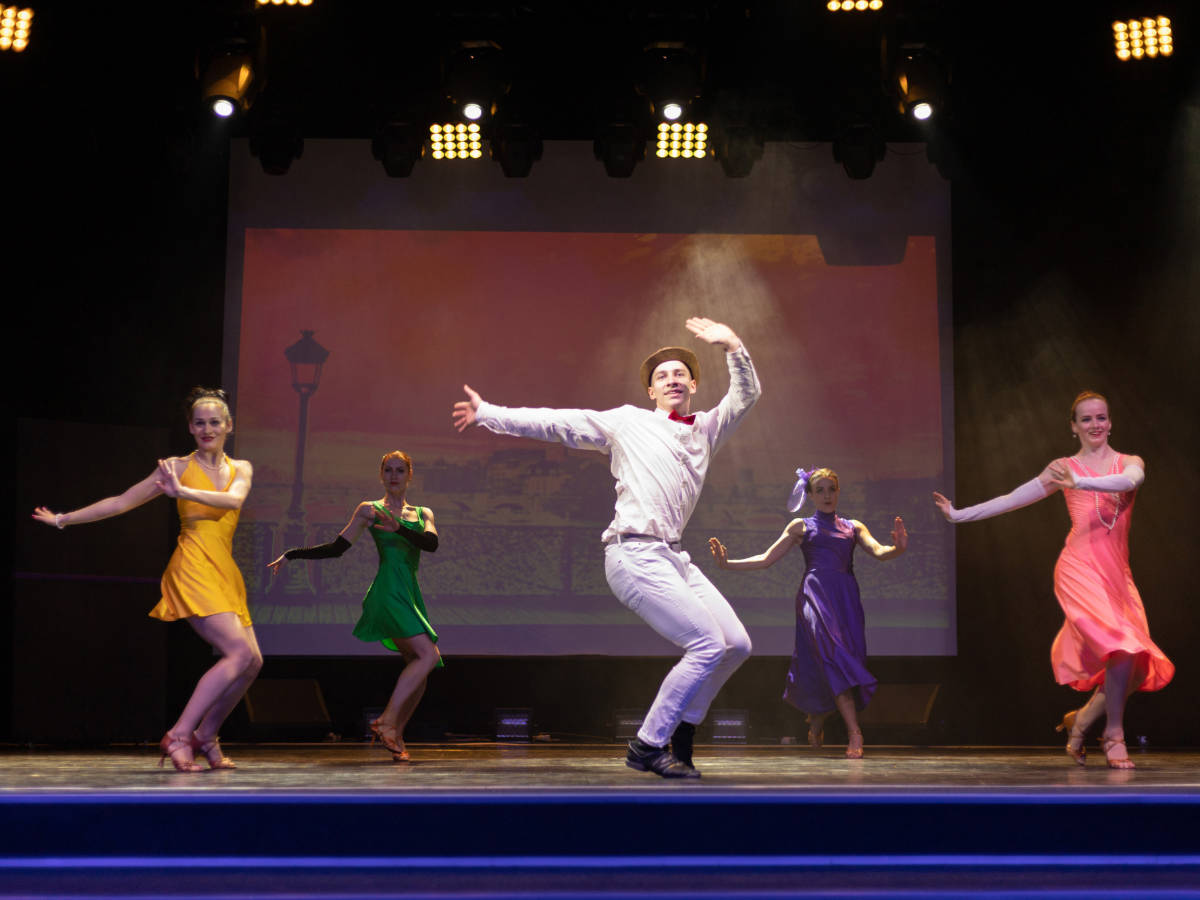 People performing at the Cincinnati Fringe Festival