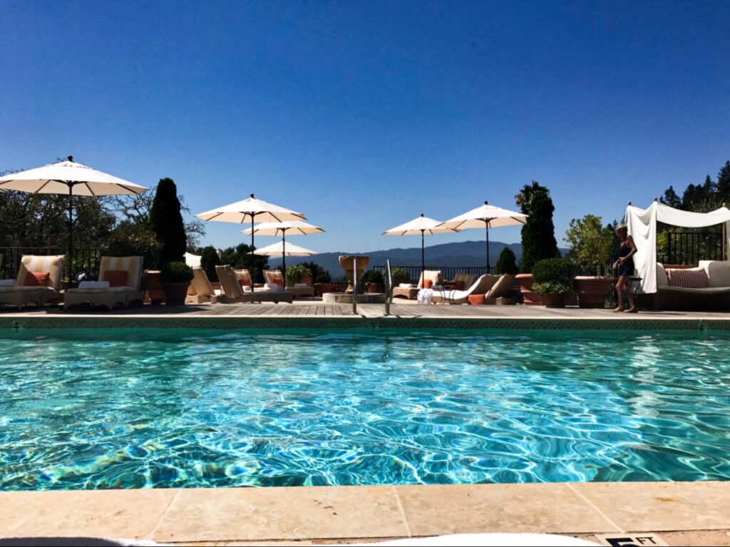 View of the crystal clear water of the pool of Auberge du Soleil